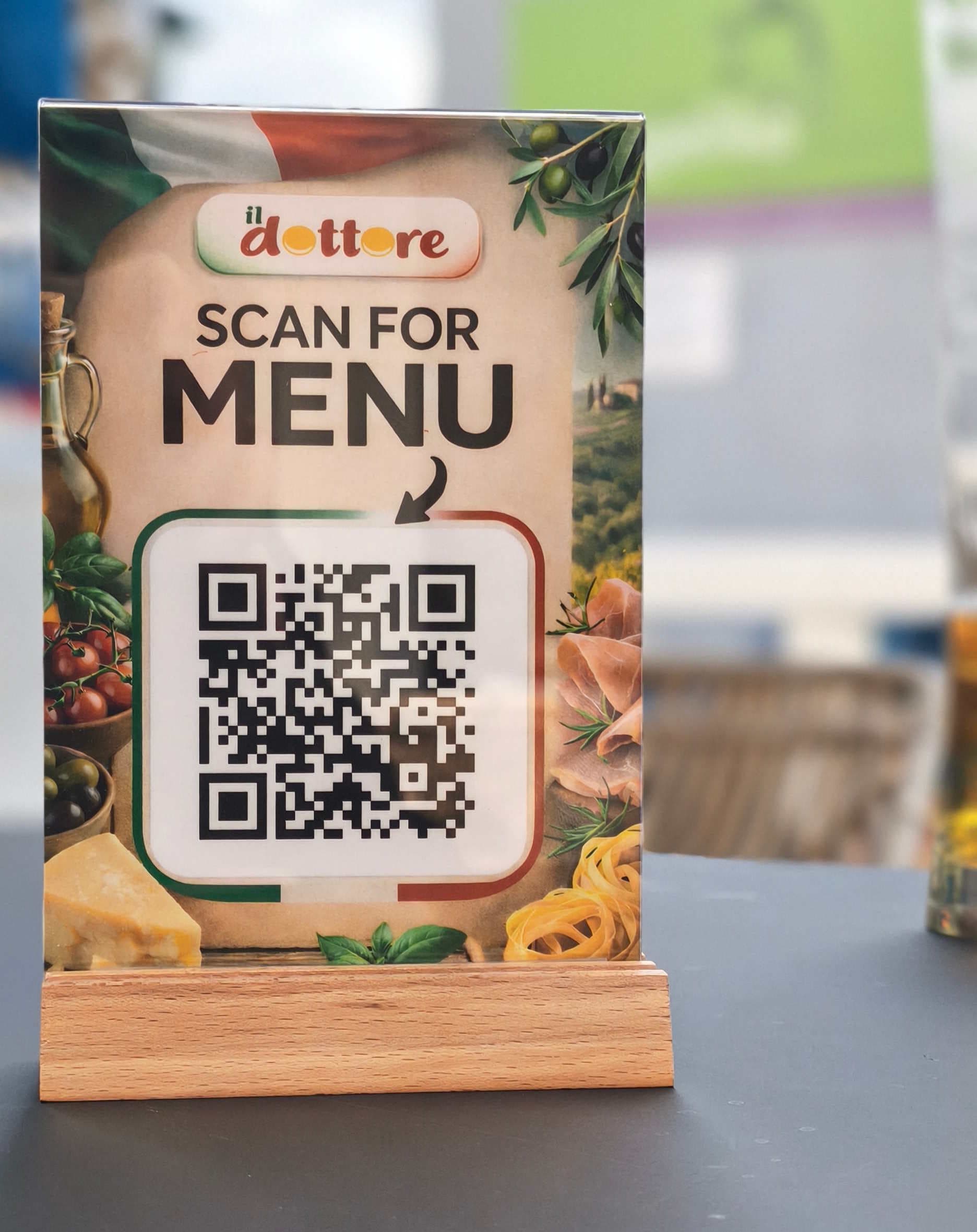 ARMAUT QR-code table stand at a restaurant